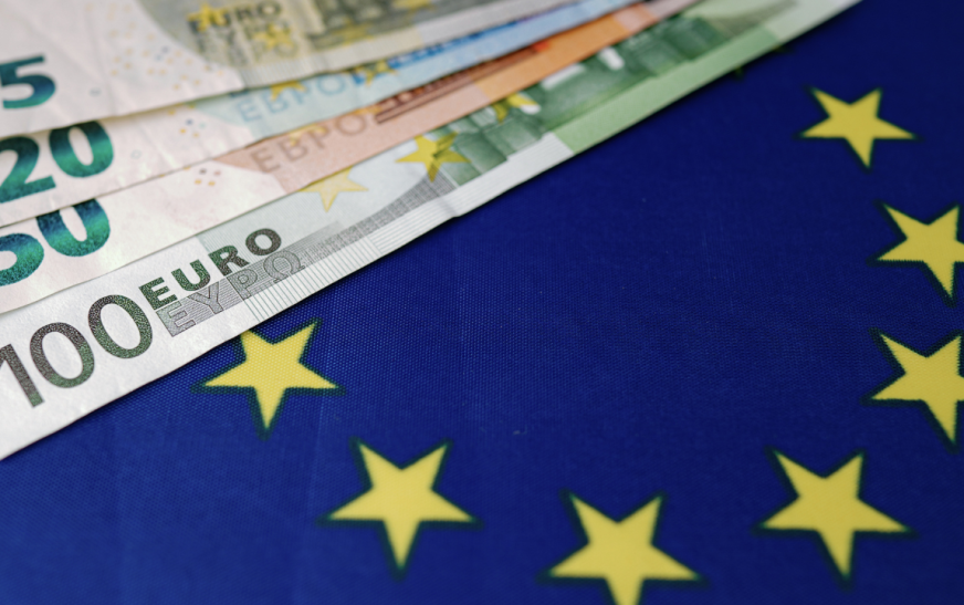 Europe Debt Crisis Fears Rise as War Hits Budgets